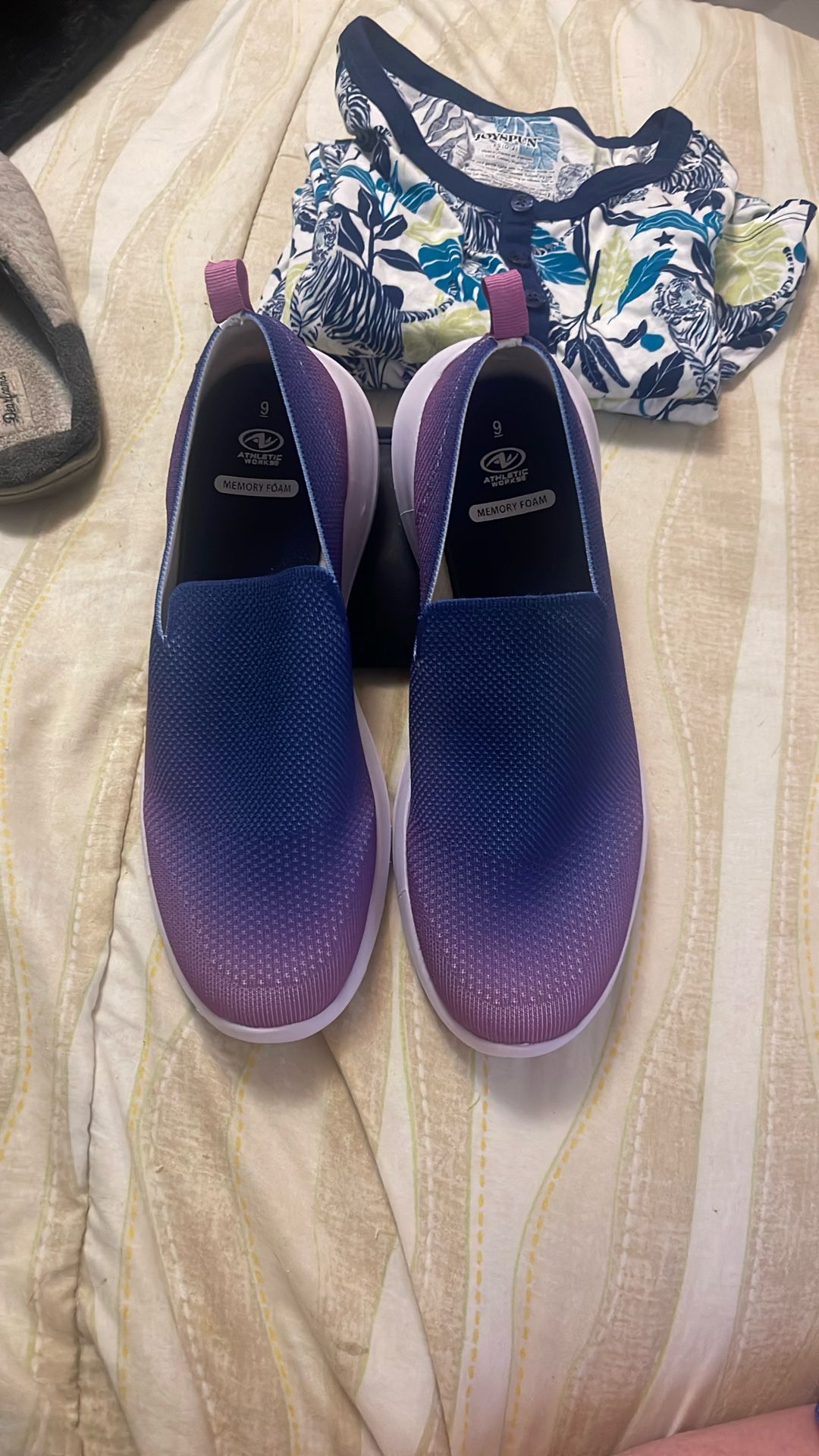 Shoes, Size 9