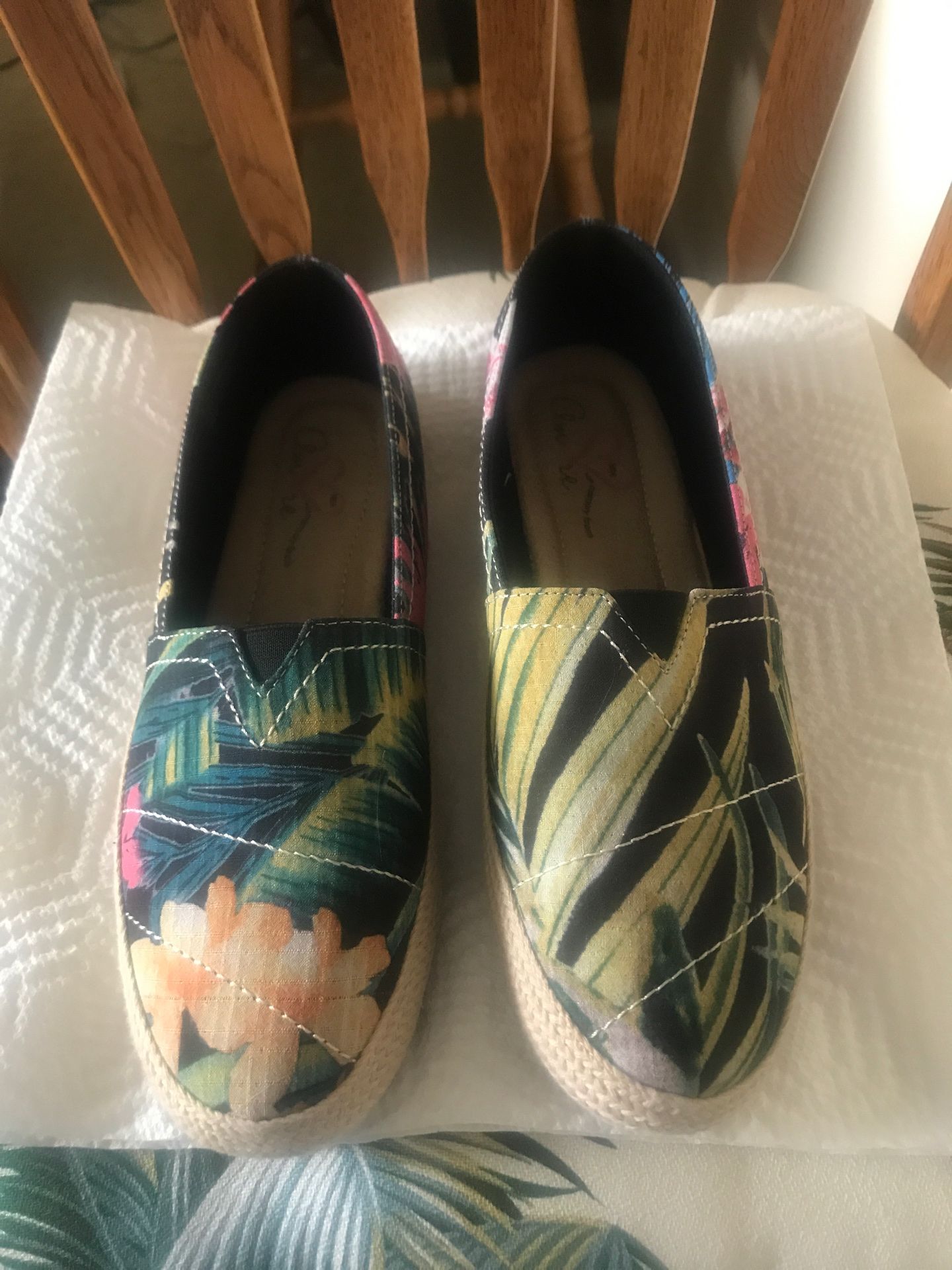 New Mia Armore floral flat shoes