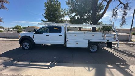 2017 Ford F450 Super Duty Crew Cab & Chassis