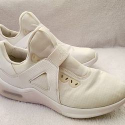 Nike Womens Air Max Bella TR 5 DD9285-100 White Running Shoes US Size 11W - 9.5M