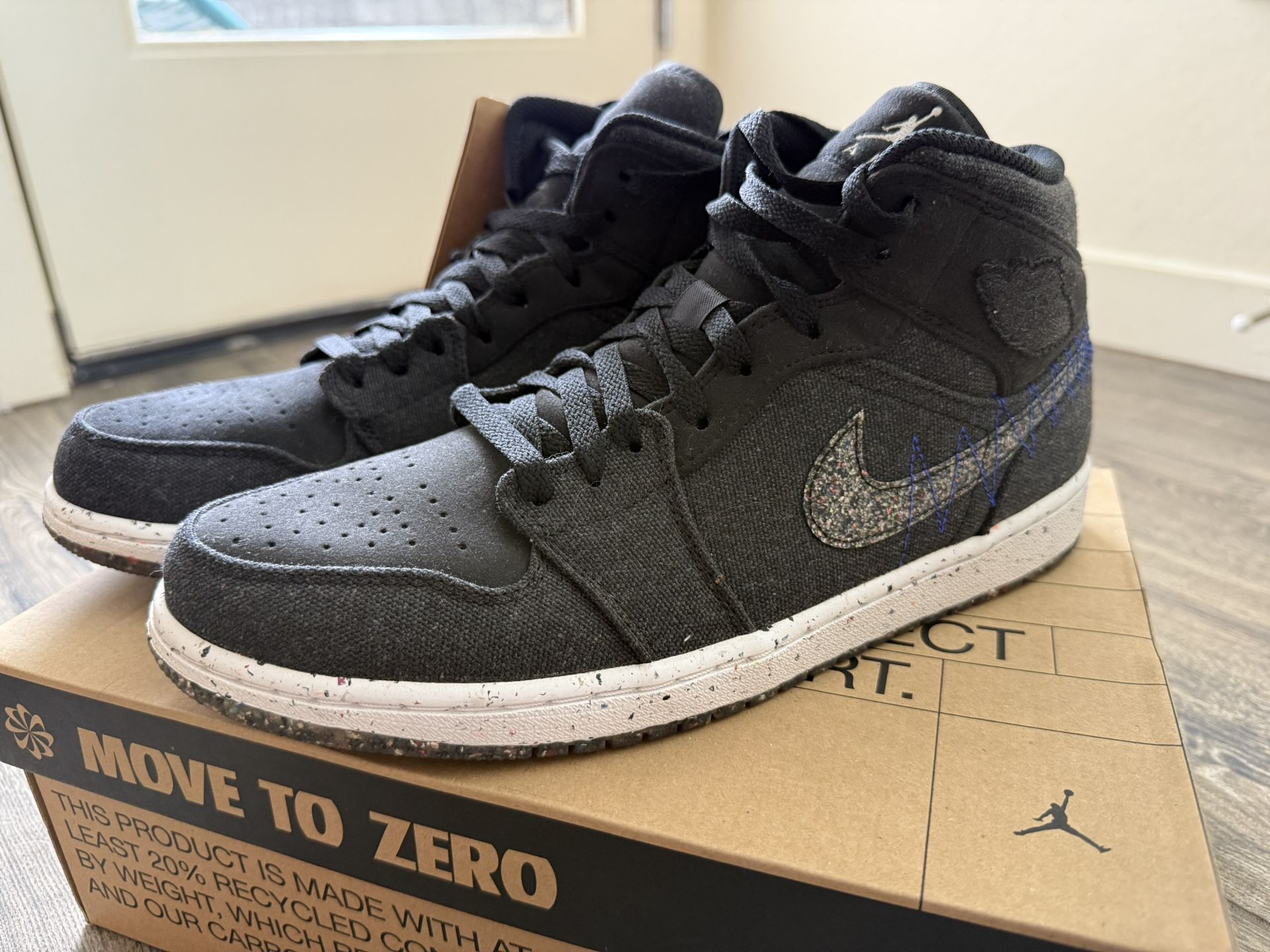 Air Jordan 1 Mid SE, Size 11.5