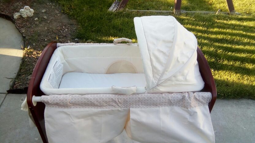Contours Classique Wood Bassinet 3 in 1 - Pre-owned