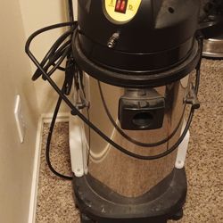 Commercial carpet cleaner