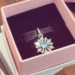 Frozen Queen Elia Snowflake Pandora Bracelet Charm 