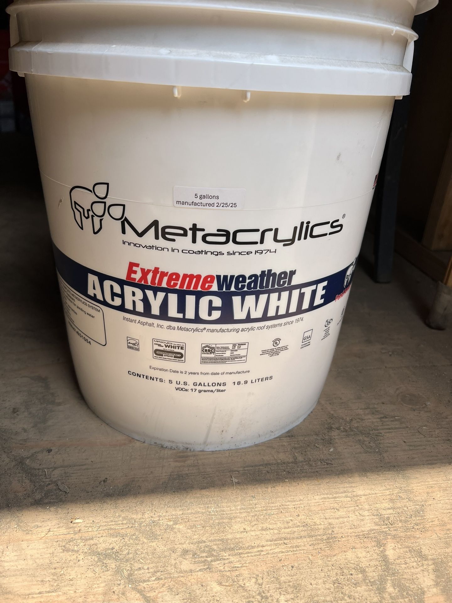 metacrylics acrylic white Elastomeric 5 gallon extreme weather pond armor