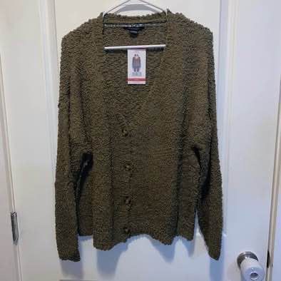Brand New with tags Social Standard Green Cardigan Sweater V-Neck Long Sleeve Size X-Large Must pick up