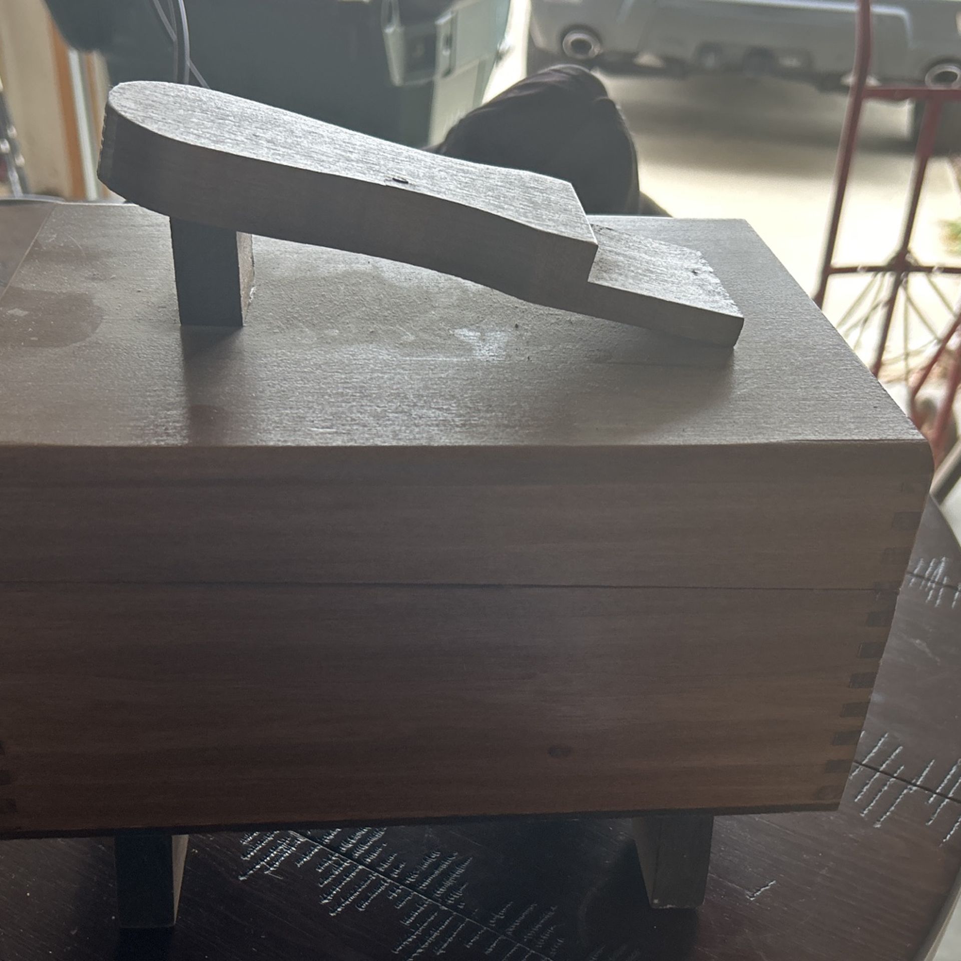 Classic Style Shoe Shine Box