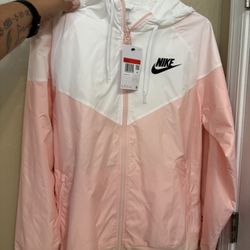 BRAND NEW WOMENS NIKE WINDBREAKER
