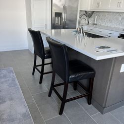 2 Bar Stools 