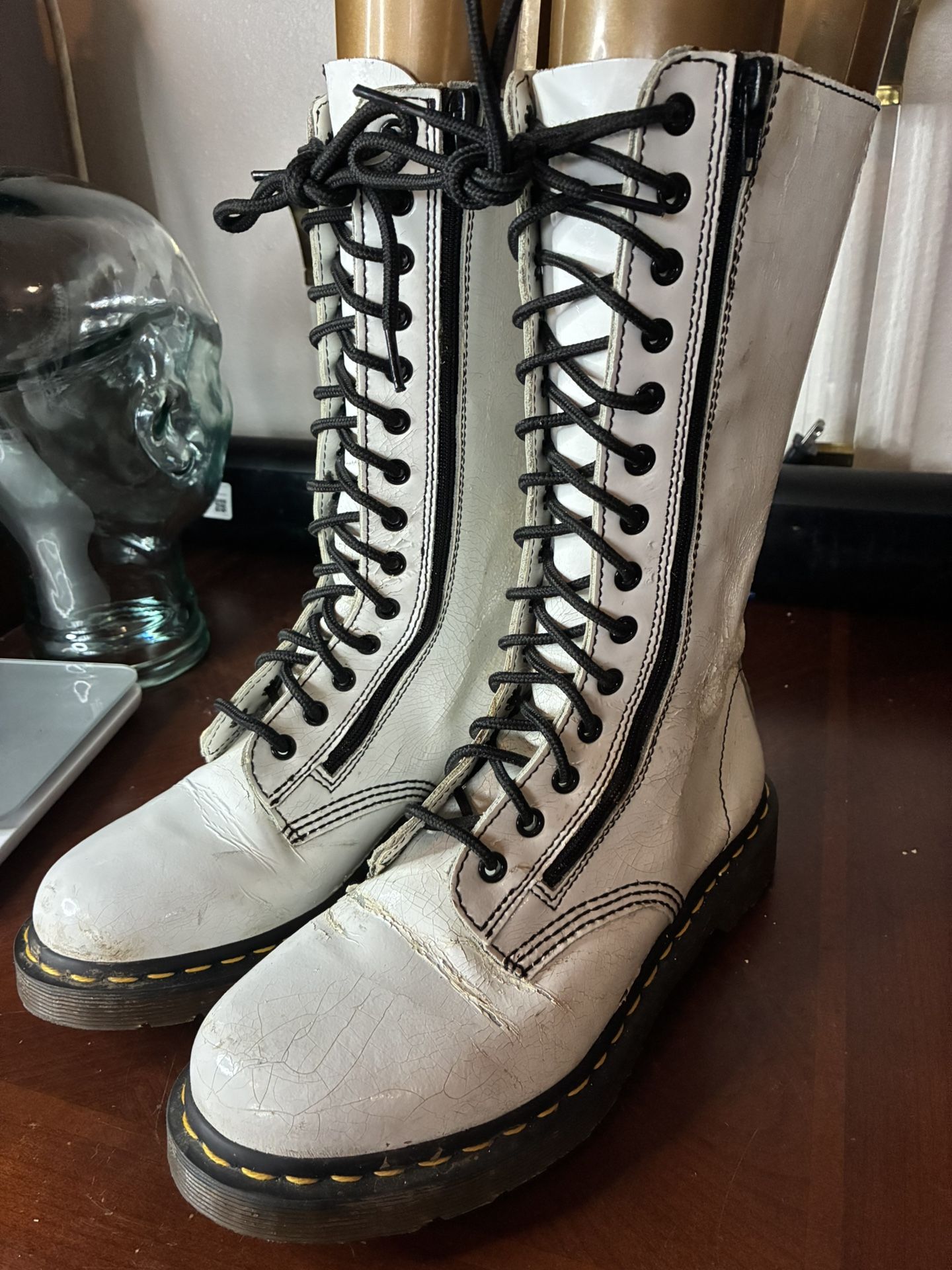 Doc Martens White Women's Double Side Zip Zipper Boot 9733W Combat sz 9   ** Please see photos: some flaking, but sole shows minimal use.**