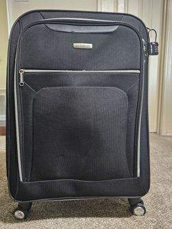 Samsonite Black Checked Luggage W/ Swiss Gear Duffel Bag