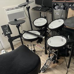 Roland V-Drums TD-1DMK Electronic Drum Set with mesh pads and double bass pedal
