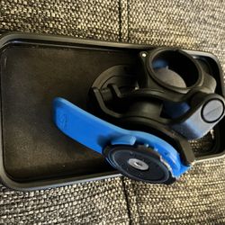 Quadlock Handlebar Mount w/ iPhone 13 Case