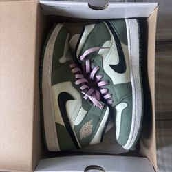 Jordan 1 Mid