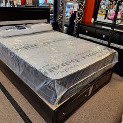 Queen Bed Dresser And Mirror 