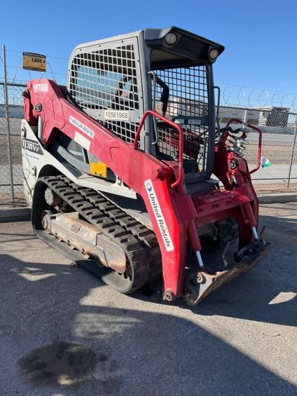 SKID STEER WITH TRACKS TRACKED BOBCAT SKID LOADER WITH HAND CONTROLS | TAKEUCHI TL10V2-R