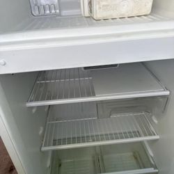 Whirlpool Refrigerator (White) 