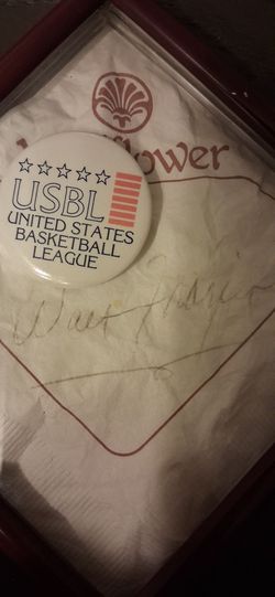 Autograph by Walt Frazier