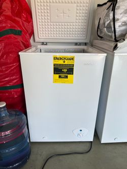 Insignia™ - 3.5 Cu. Ft. Garage-Ready Chest Freezer - White