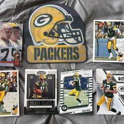 Green Bay Packers Fans! 3D Sticker and 6 NFL Trading Card Bundle