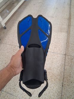 New Adjustable Buckle Snorkeling Fins L