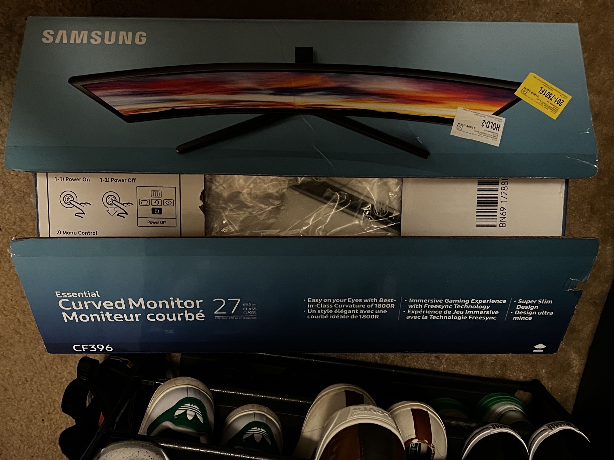 Samsung Curved Monitor 27”, no box. Just here for the label.