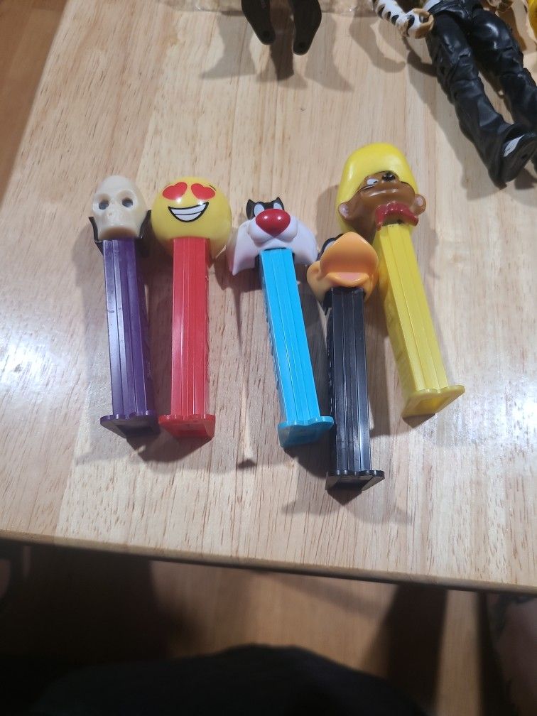 5 Vintage  PEZ Dispensers Never Used