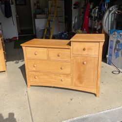 infant changing table