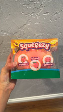 Squeezy peach squishy