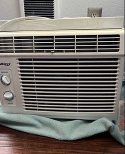 5,000 BTU’s window A/C