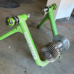 Kinetic bike trainer