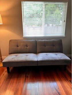 🛋️ Light Gray Futon in Excellent Condition