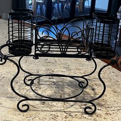 Plate, napkin & cutlery holder