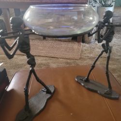 Pottery Barn Walking Dead Skelton Serve Bowl 