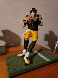 Pittsburgh Steelers Figurine