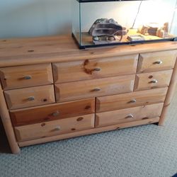 Bedroom Dresser In Very Good Condition for Sale in Bonita CA