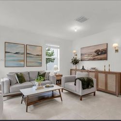 Entire Living Room Set / Cash Only