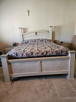 Queen Mattess Bed Set Or Otems Sold Separately
