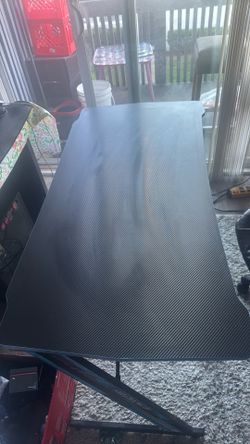 Gaming desk