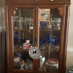 China Cabinet/hutch