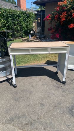 Working table with wheels