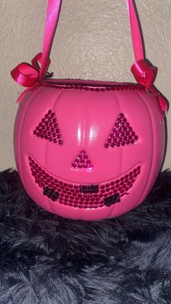 Boo bucket