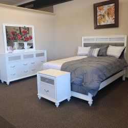 4 PCS Bedroom Set Queen or King Bed Dresser Nightstand Mirror Chest Options Barzini 