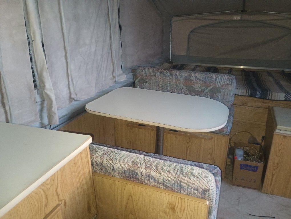 95 Palomino Colt Pop Up Trailer for Sale in Las Vegas, NV OfferUp