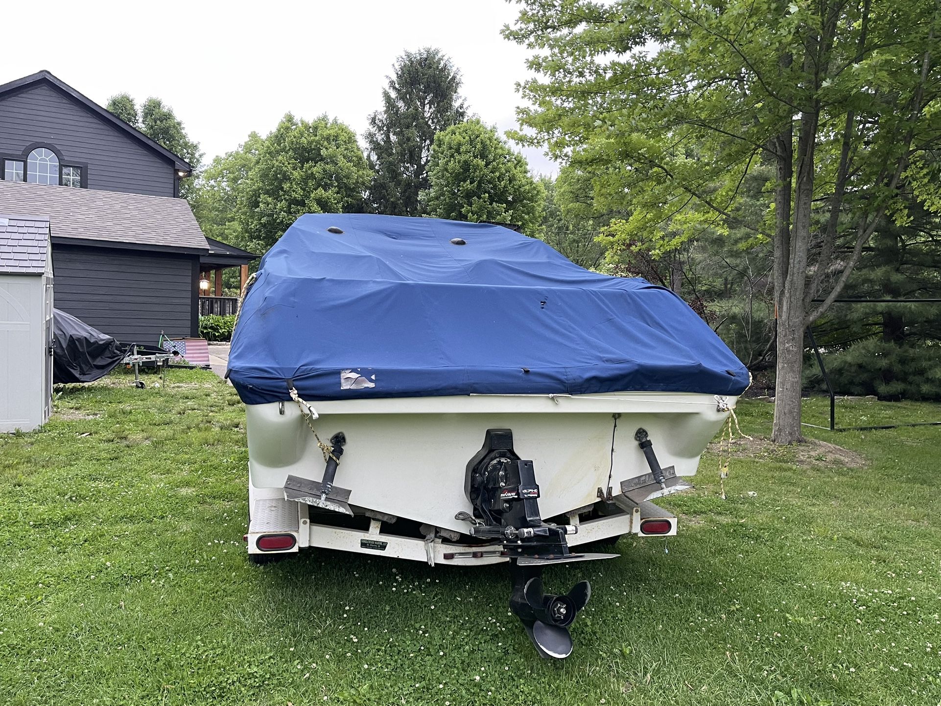 1999 SEA RAY 215EC