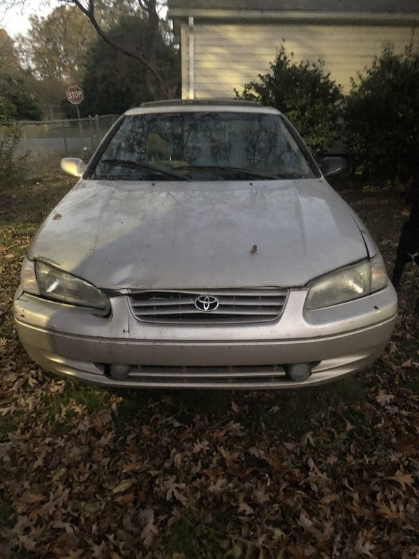 98 Toyota Camry NEED SOLD THIS WEEK for Sale in Charlotte, NC - OfferUp