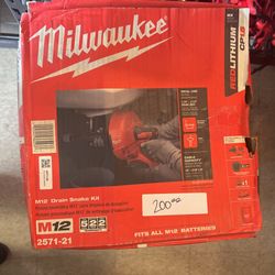 Milwaukee M12 Drain Snake Kit (2571-21)