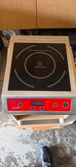 Avantco countertop  induction range cooker (Ic3500)