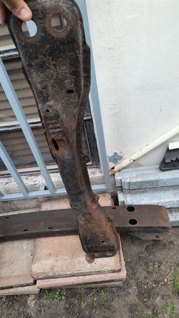 85-87 Corolla Fx Engine Cross Member