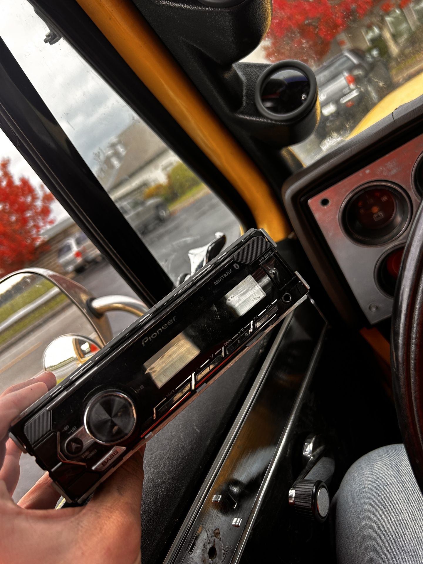 Pioneer MVH-S322BT SINGLE DIN